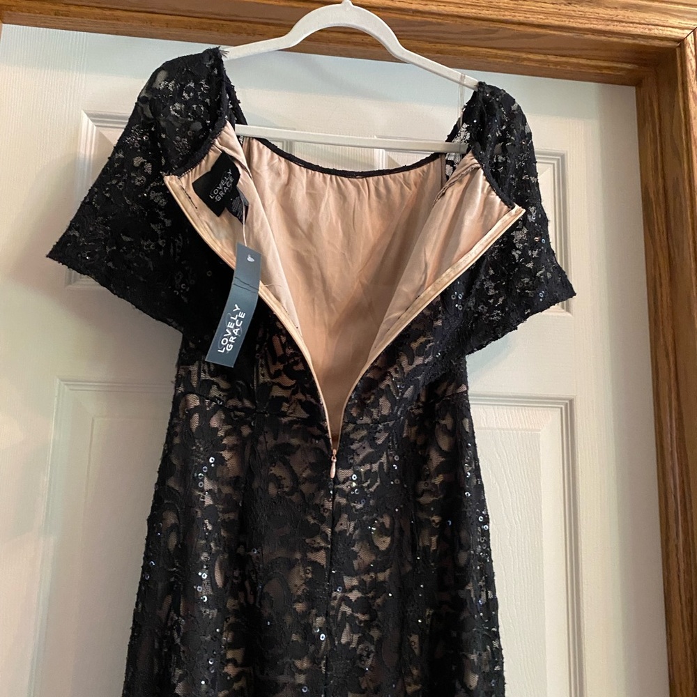 Chic Black Lace Maxi Dress - Picture 7 of 16